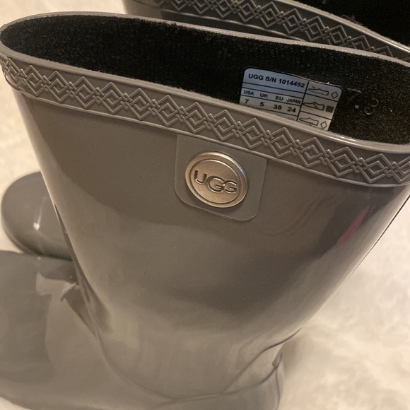 Womens Ugg rain boots gray size 7 waterproof rubber boots - Picture 6 of 9